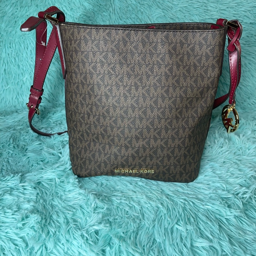 Mk cross body